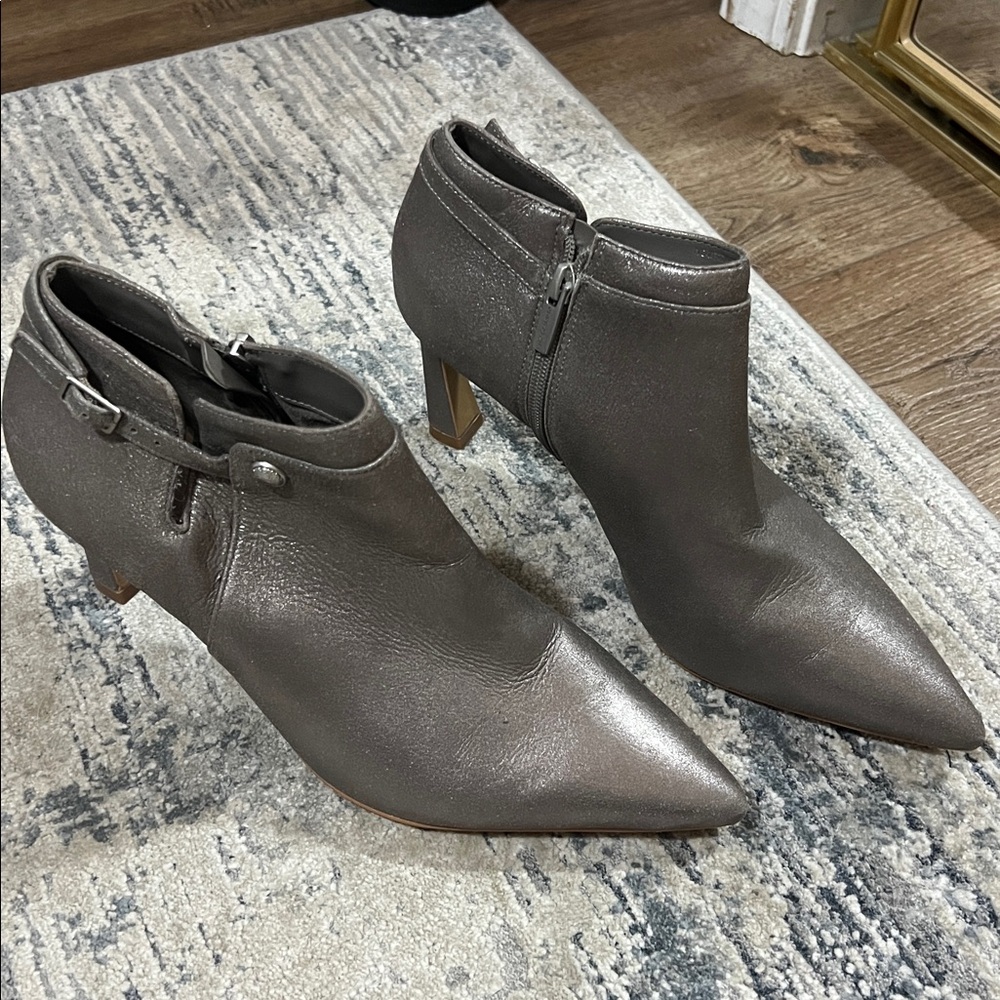 Vince Camuto Keeshey Pointed Ankle Boot Size 10